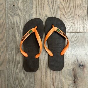 Brazil Havainas size 8, like new